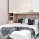 Chiaro Di Luna سان تيودورو
