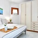 Chiaro Di Luna Hotel apartamentowy 4*