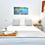 Chiaro Di Luna Hotel apartamentowy 4*