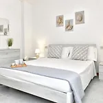Chiaro Di Luna Hotel apartamentowy