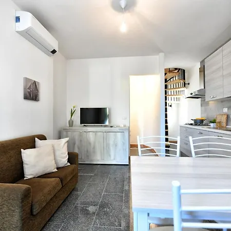 Aparthotel Chiaro Di Luna