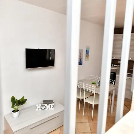 Chiaro Di Luna Aparthotel *