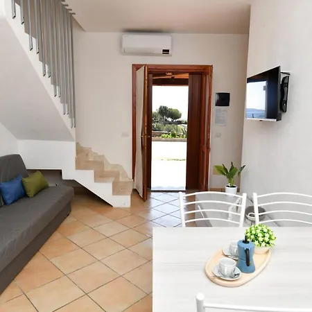 Aparthotel Chiaro Di Luna *
