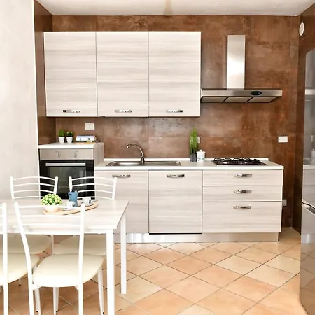 Chiaro Di Luna Aparthotel