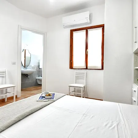 Chiaro Di Luna Aparthotel *