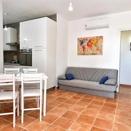 Chiaro Di Luna Aparthotel