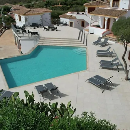 Apartahotel Chiaro Di Luna 4*