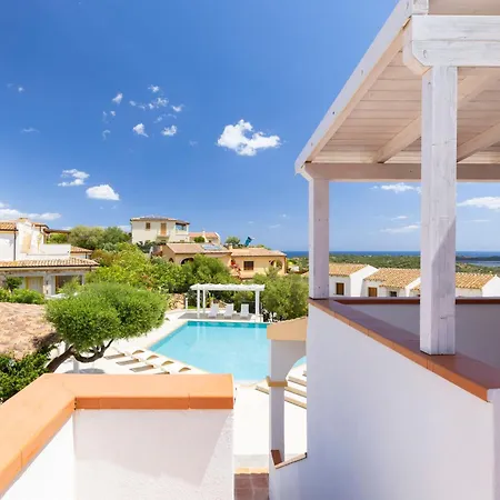 Chiaro Di Luna Aparthotel San Teodoro (Sardinia)