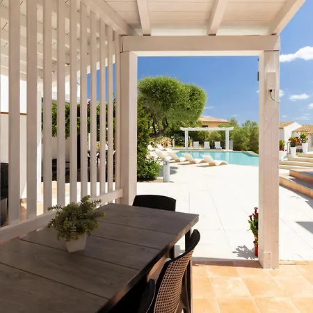 Aparthotel Chiaro Di Luna 3*