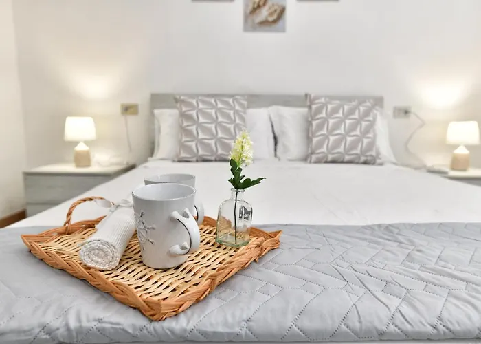 Apartahotel Chiaro Di Luna 4*